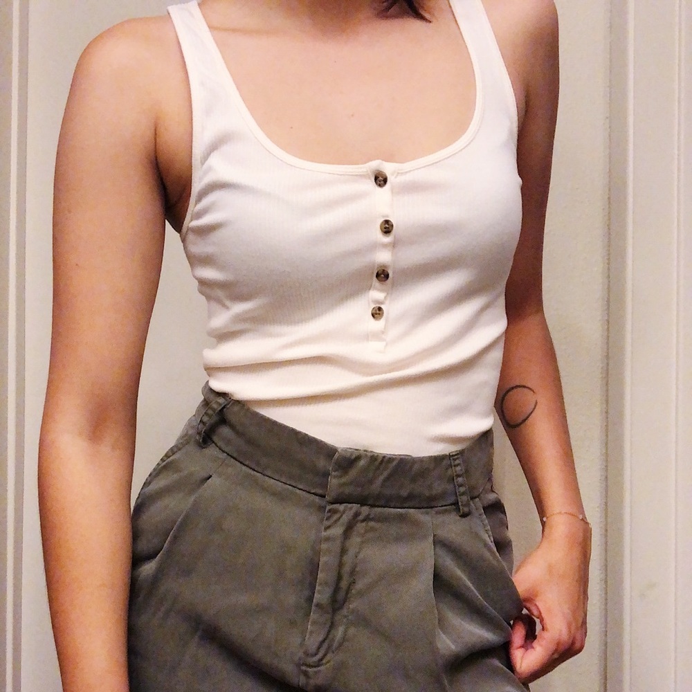 Old Navy cream tank top